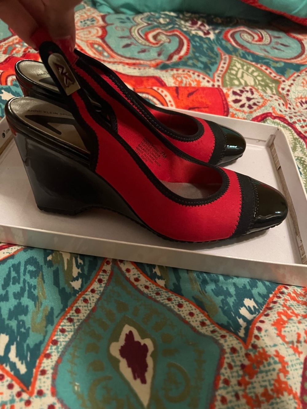 Red and Black Slingback Block Heel Pumps - Picture 2 of 4